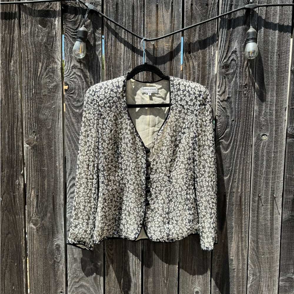 Giorgio Armani Collezioni Black and Cream Colored Blazer Sparkly Sequins sz 40/6